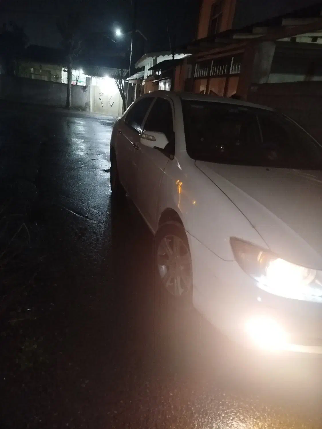 لیفان۶۲۰ بی رنگ موتور ۱۸۰۰|خودرو سواری و وانت|رشت, گیل|دیوار