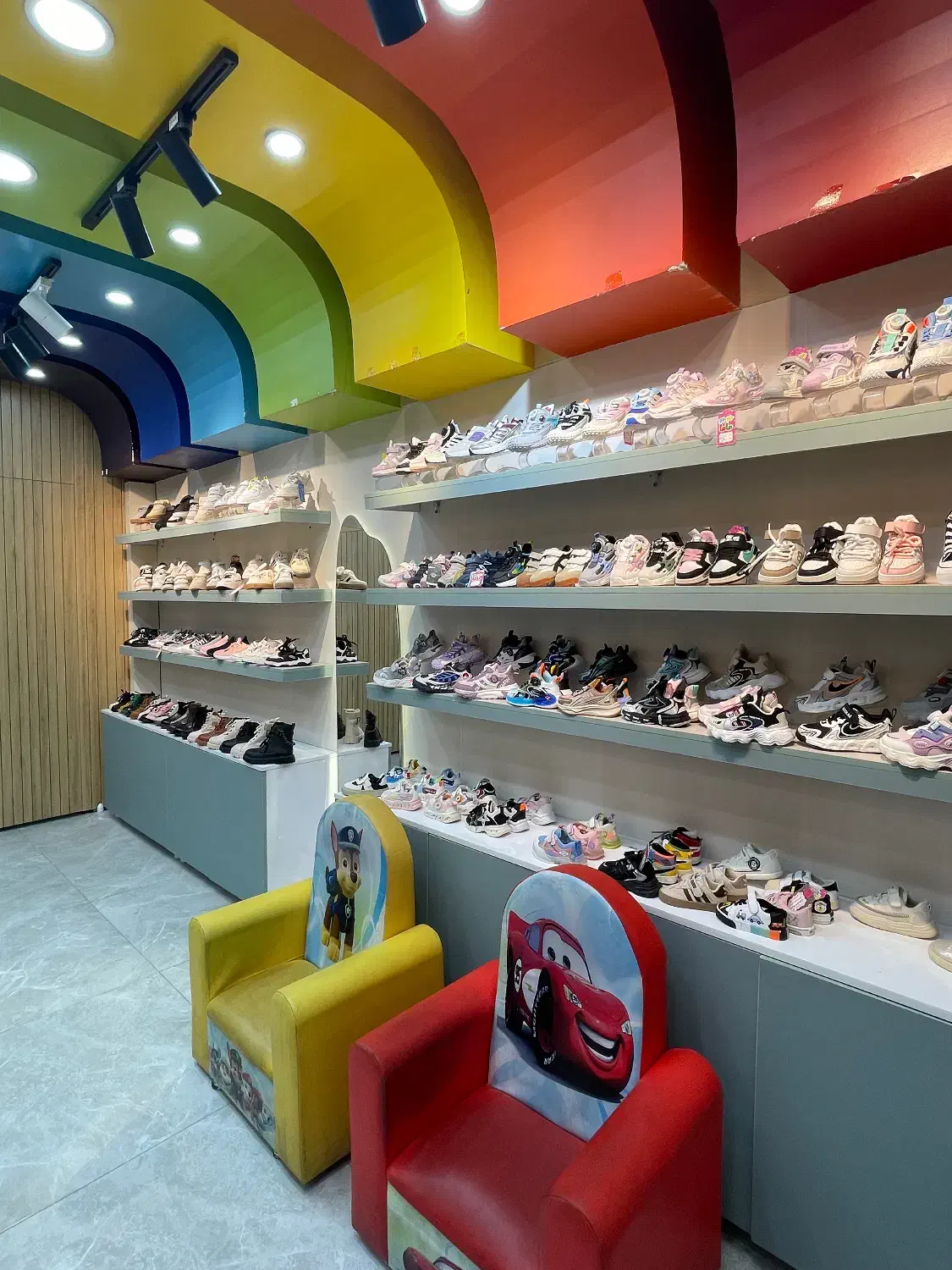 همکار خانم مجرد|استخدام بازاریابی و فروش|دزفول, |دیوار