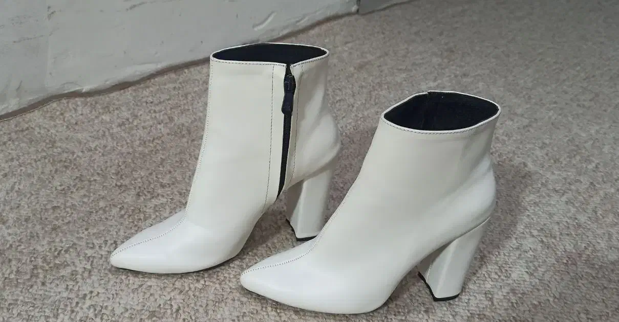 نیم بوت،شال مخمل،کراس و که وای مجلسی|کیف، کفش، کمربند|جوانرود, |دیوار