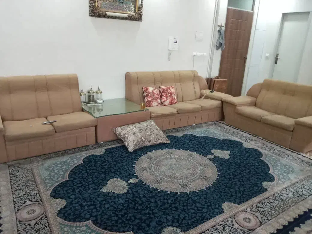 مبل قهوه ایی ۷نفره با میز وسط.وسرمه ایی۴تومن|مبلمان خانگی و میز عسلی|کرج, حیدرآباد|دیوار