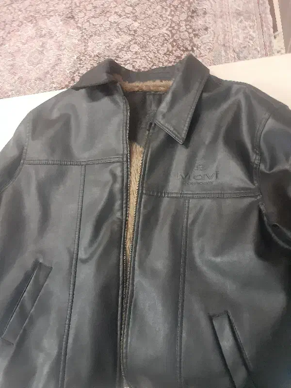 کت چرم|لباس|قم, باجک یک|دیوار