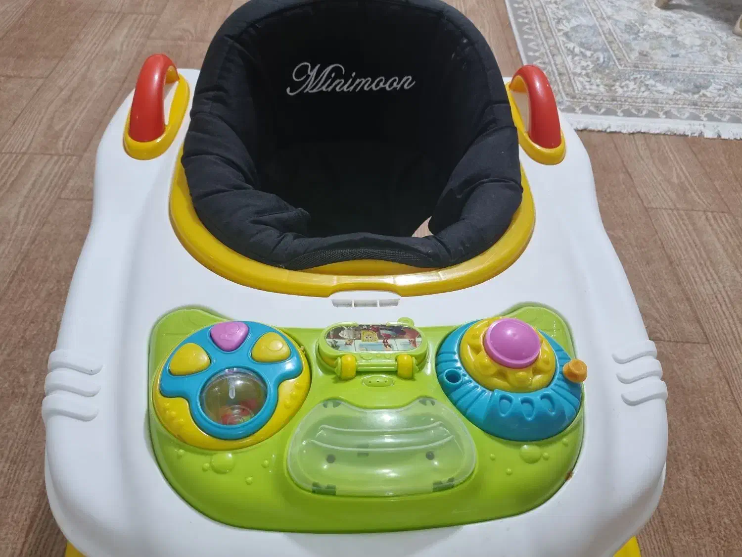 روروئک|اسباب و اثاث بچه|لاهیجان, شیشه گران|دیوار