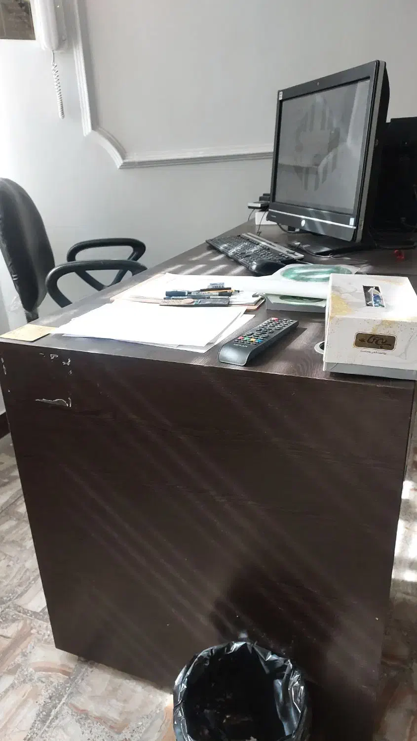 چوبی میز|مبلمان اداری|تهران, سنگلج (شاپور)|دیوار