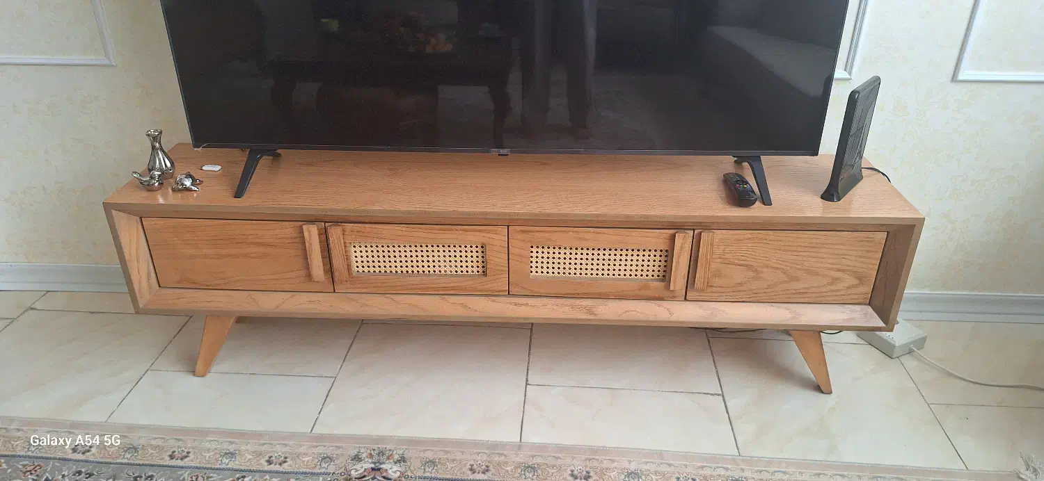 کنسول و میز تی وی|بوفه، ویترین، کنسول|اصفهان, باغ فدک|دیوار