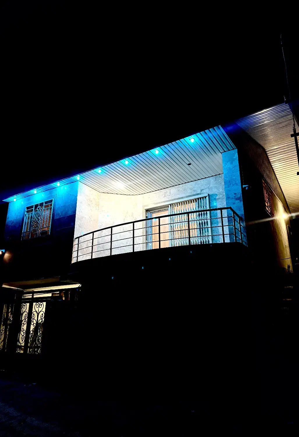 سرای ییلاقی ملیکا|اجارهٔ کوتاهمدت ویلا و باغ|پل سفید, |دیوار