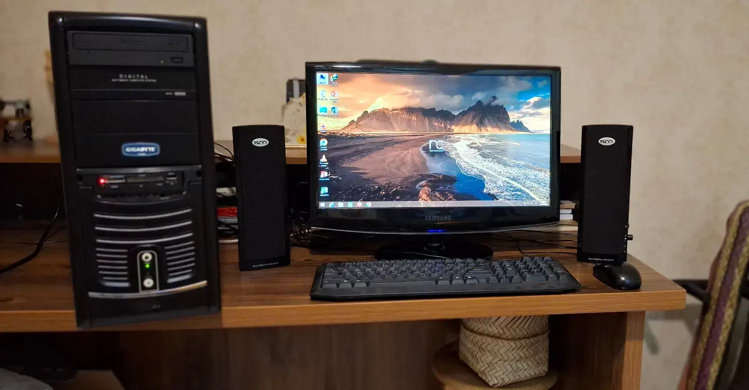 کامپیوتر رومیزی به همراه مانیتور، کیبورد، اسپیکر|رایانه رومیزی|رشت, بلوار گیلان|دیوار