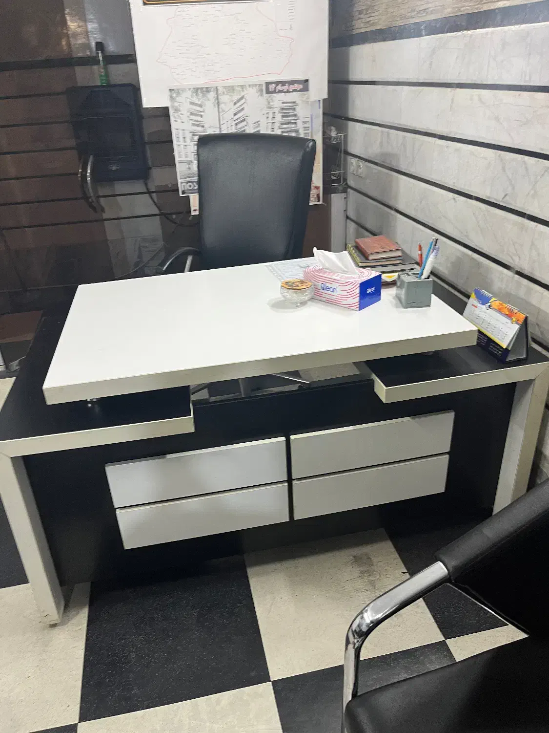 2 میز مدیریت به قیمت مناسب ده ملیون|دفتر کار|قائمشهر, |دیوار