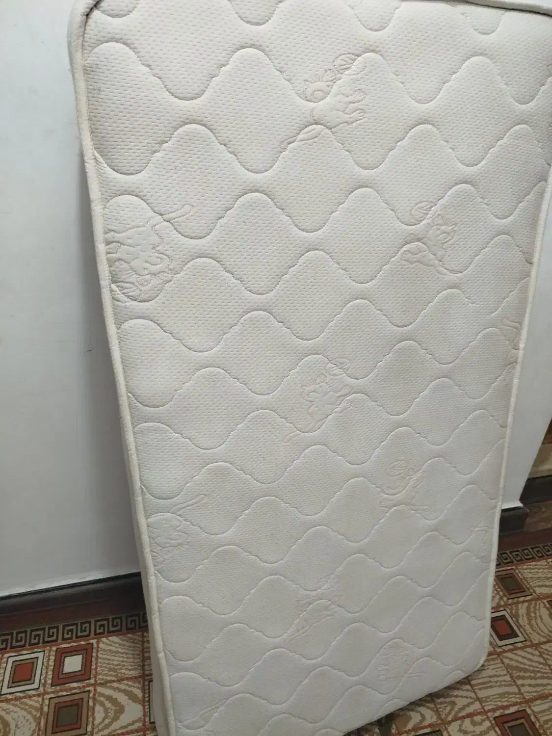 تشک تخت|تشک تختخواب|رشت, گلباغ نماز|دیوار