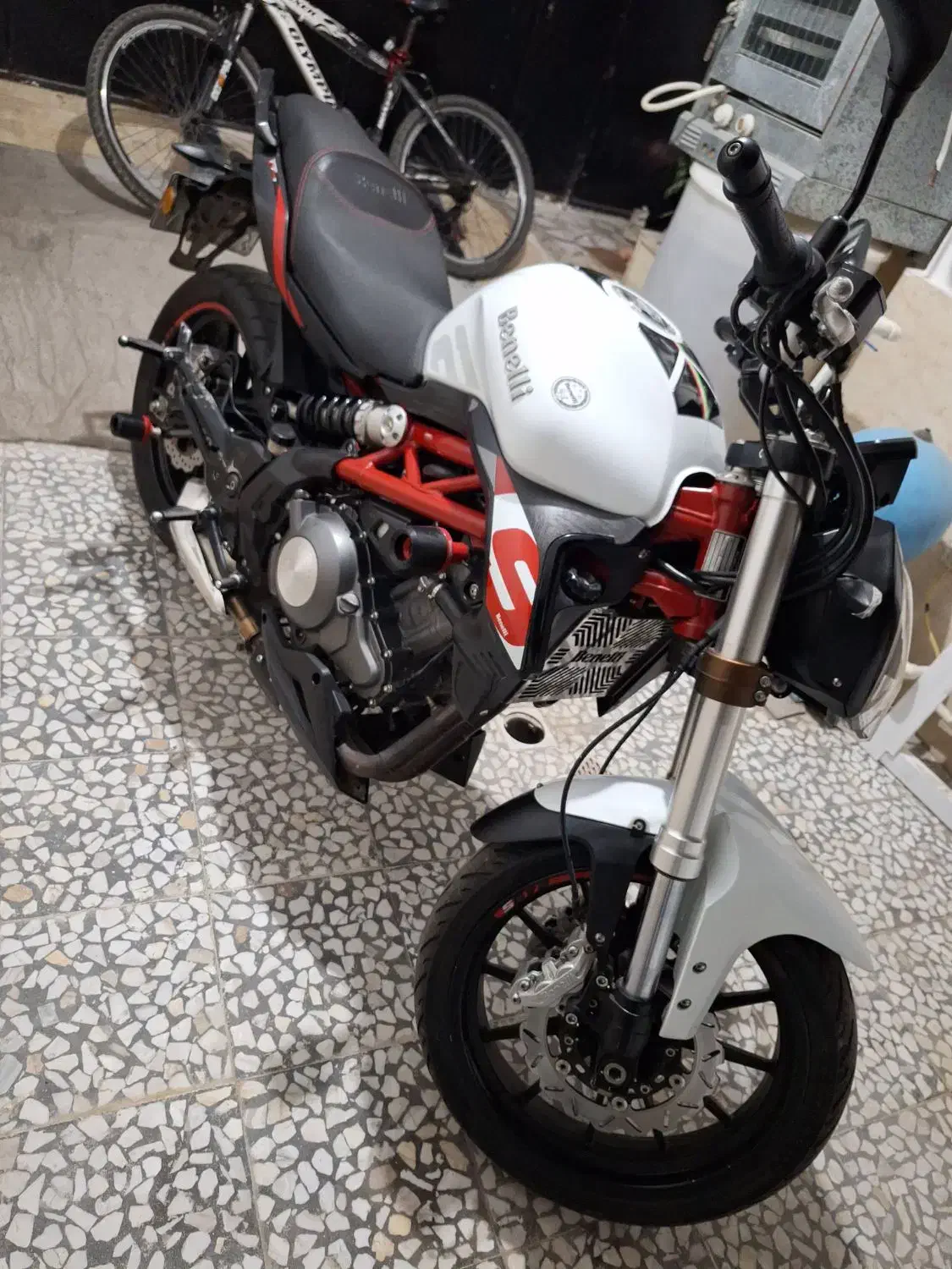 بنلی۳۰۰|موتورسیکلت|رشت, لاکان|دیوار