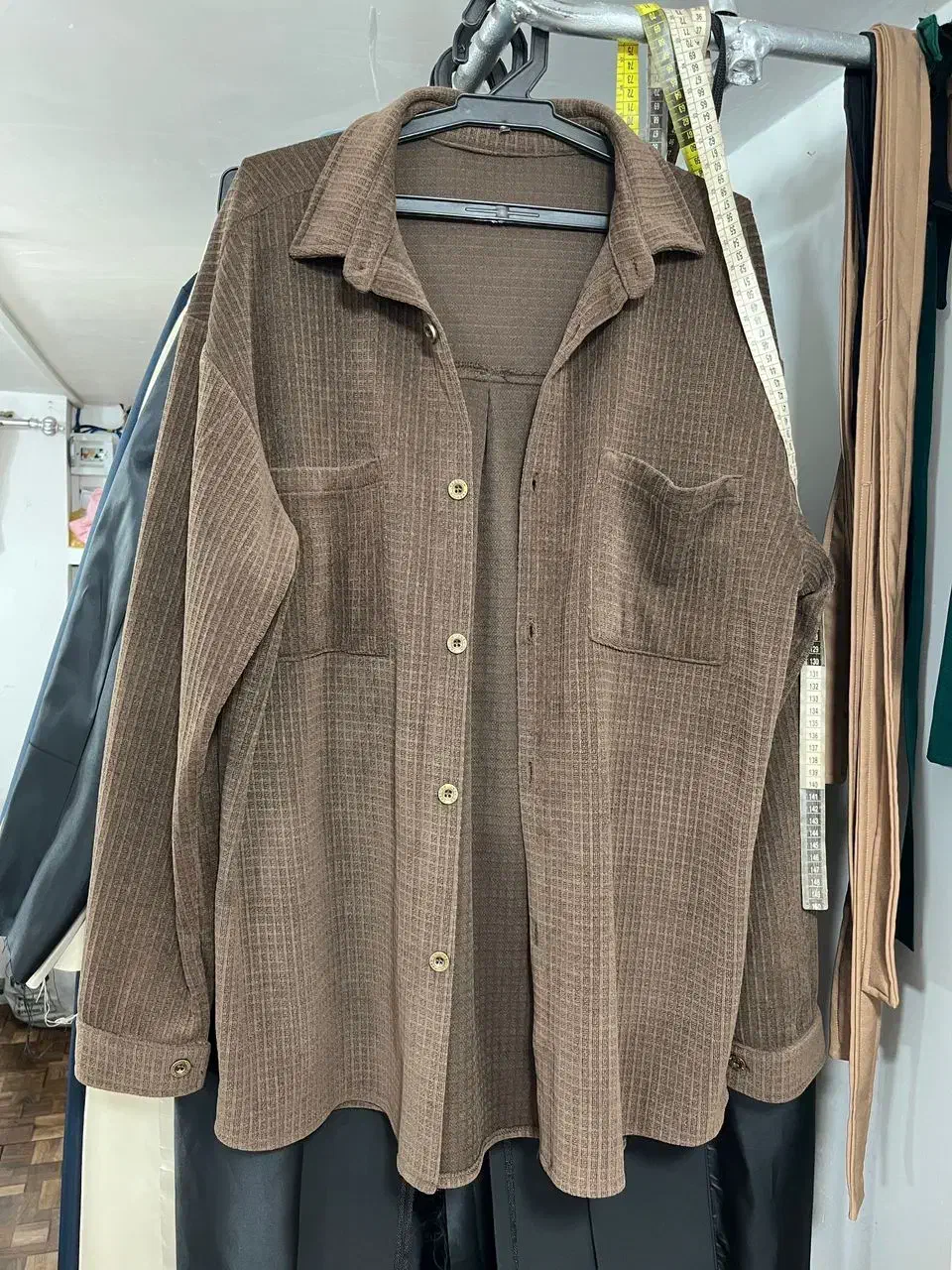 اتو کار و دکمه کار داخل کارگاه|استخدام صنعتی، فنی، مهندسی|رشت, لاکان شهر|دیوار