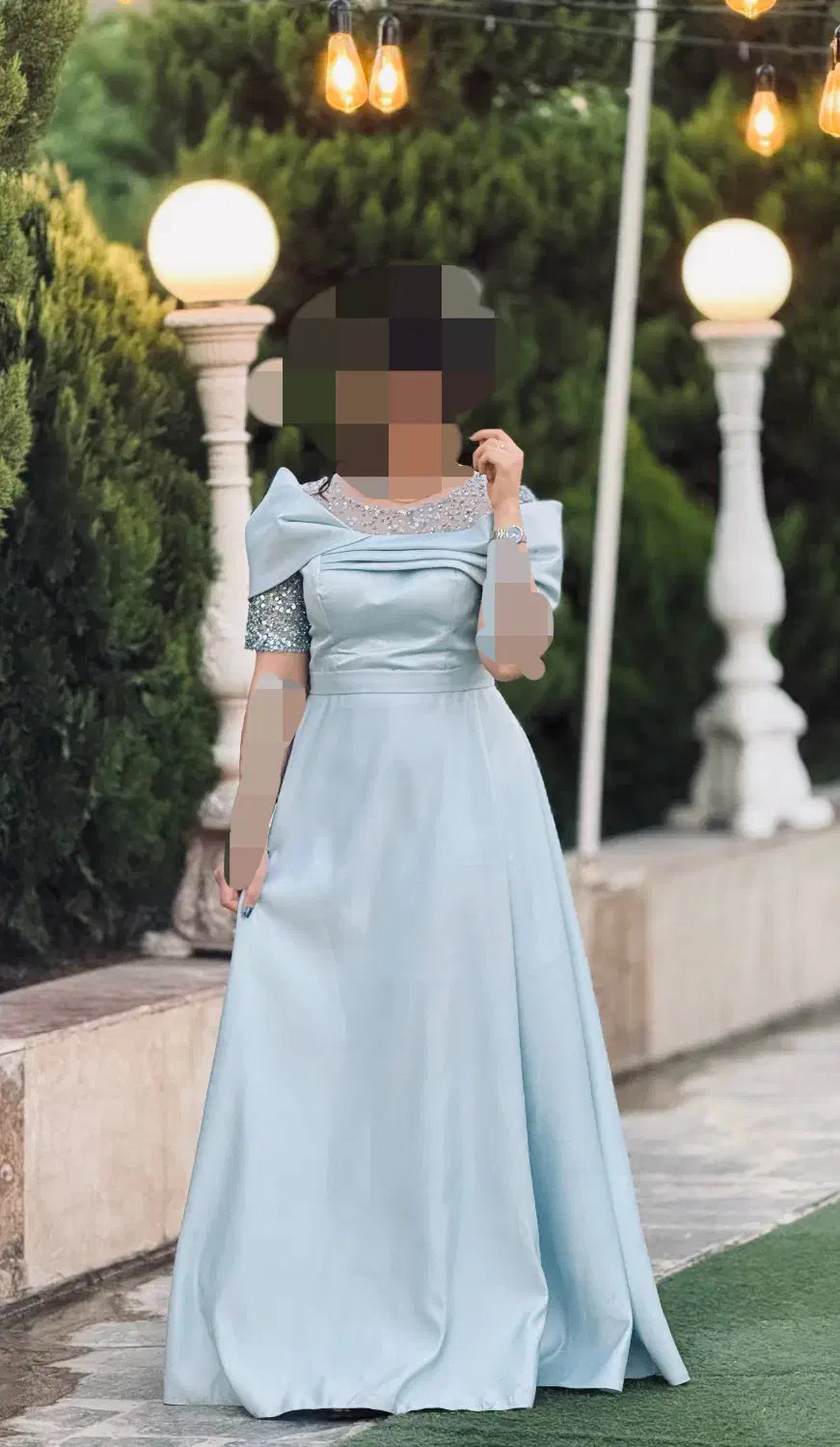 لباس مجلسی|لباس|شاهینشهر, عطار|دیوار