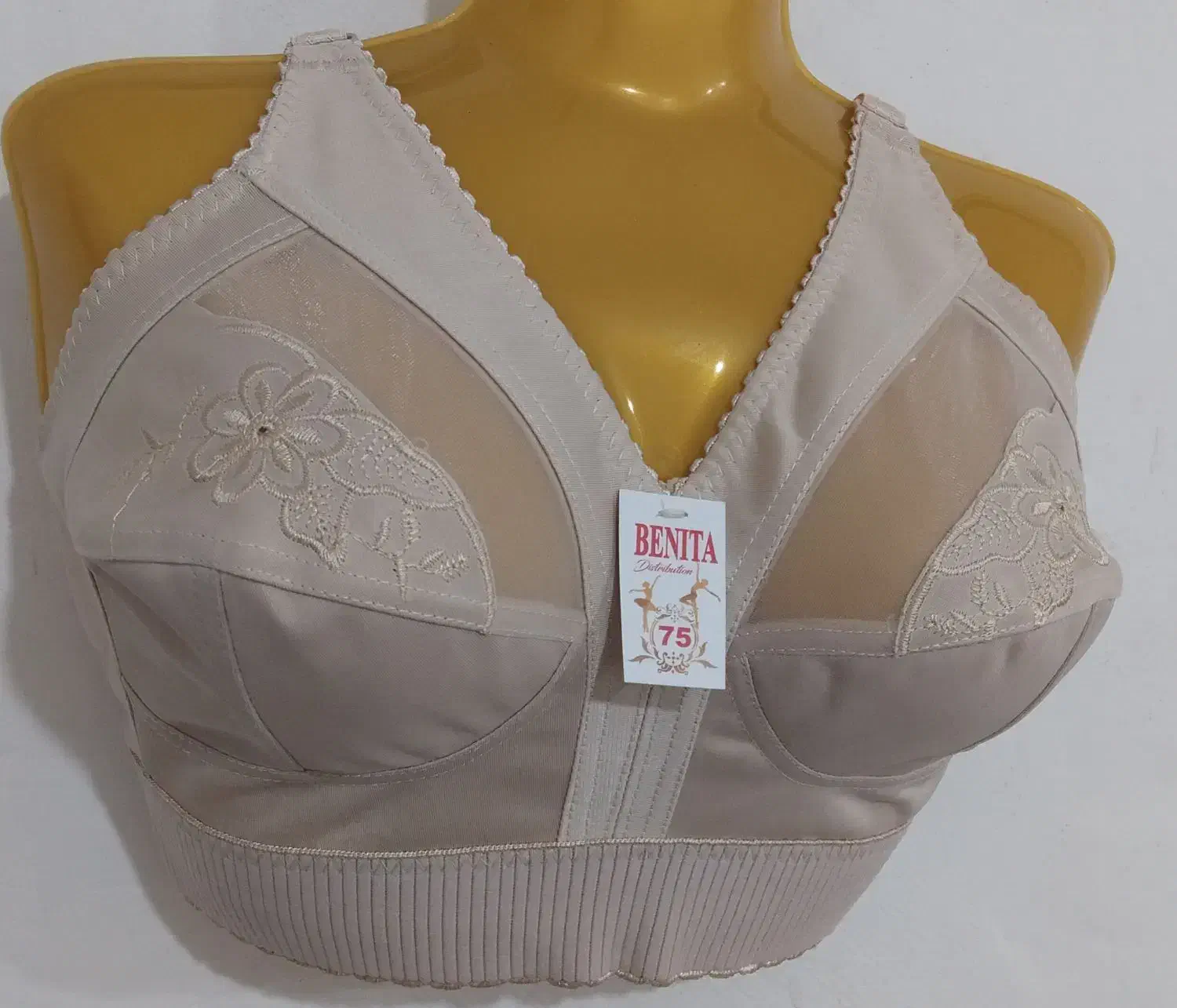 تولیدکننده لباس زیر زنانه|لباس|فومن, |دیوار