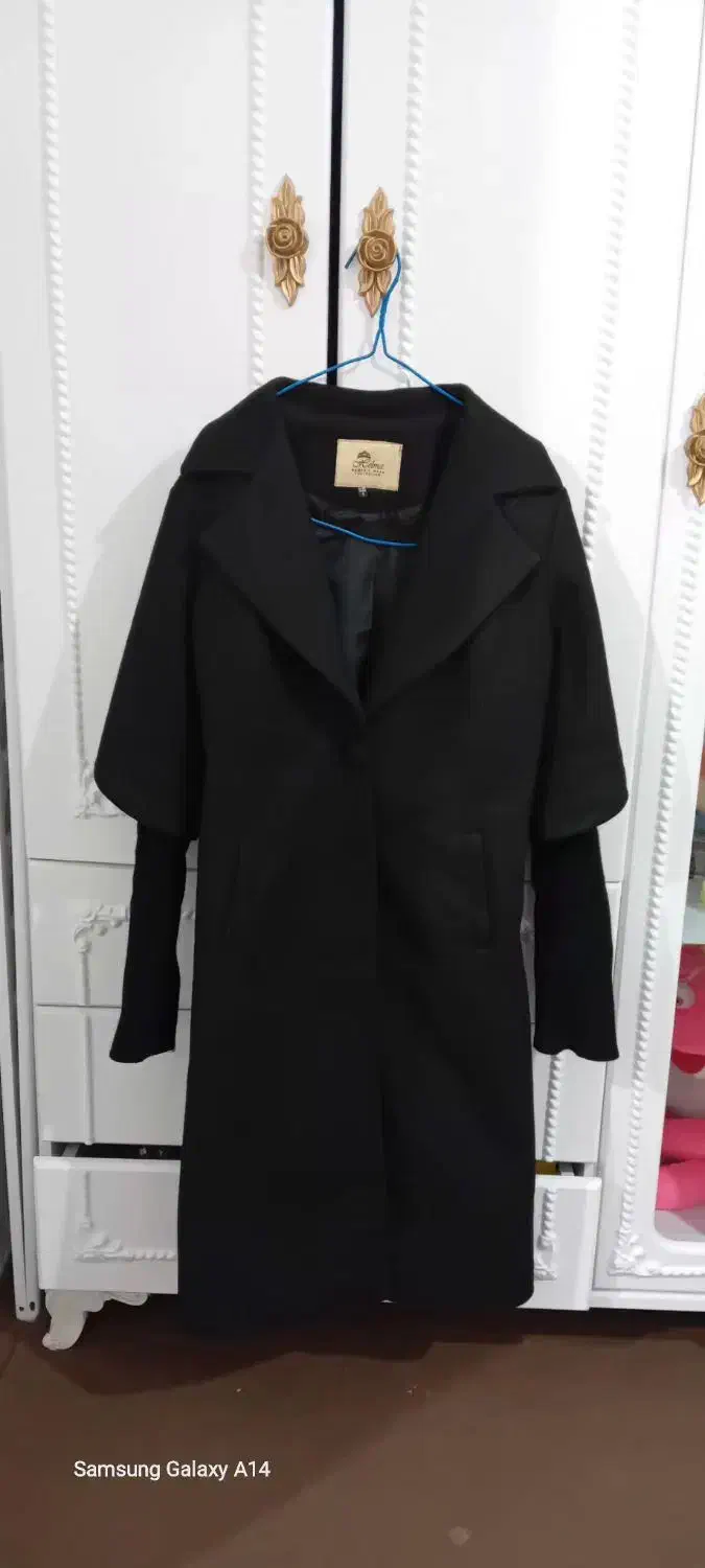 پالتو|لباس|سلماس, |دیوار