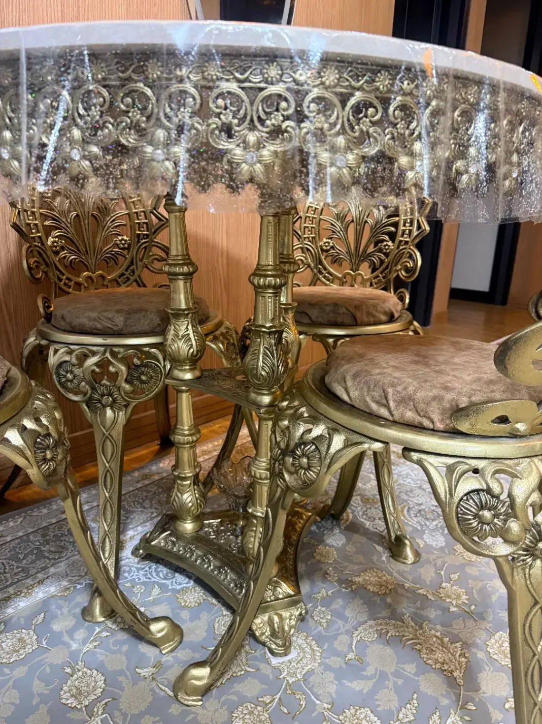 میز ناهارخوری شیک و کم جا جنس برنج|میز و صندلی غذاخوری|اصفهان, شاهزید|دیوار