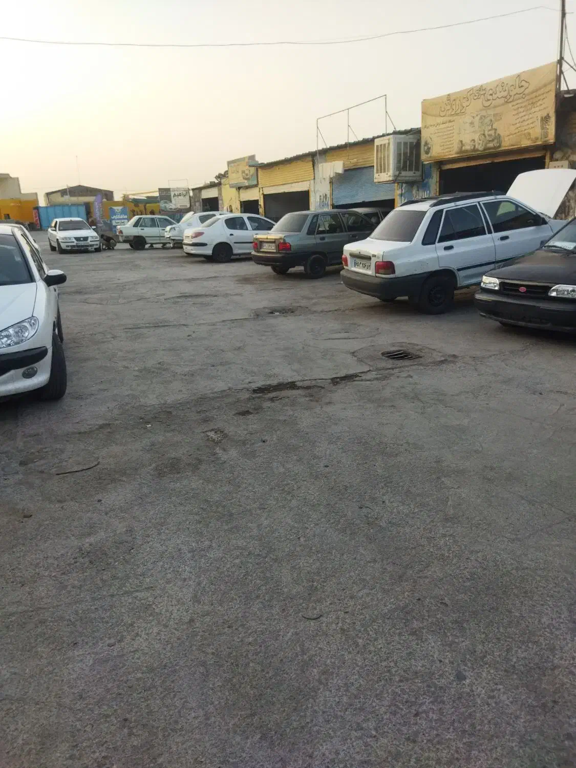 نقاشی ماشین لیسه کشی حرفه ای دو ررنگ فقط ۱۵ م|خدمات موتور و ماشین|شاهینشهر, گرگاب|دیوار