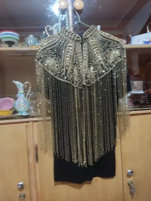 لباس مجلسی|لباس|شاهین‌شهر, عطار|دیوار