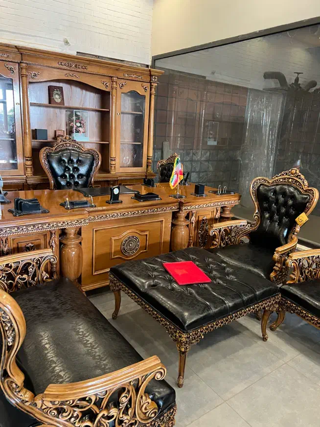 مبلمان اداری کلاسیک سلطنتی میز مدیریتی گرجی۲/۶۰|دفتر کار|تهران, شهرک شریفی|دیوار