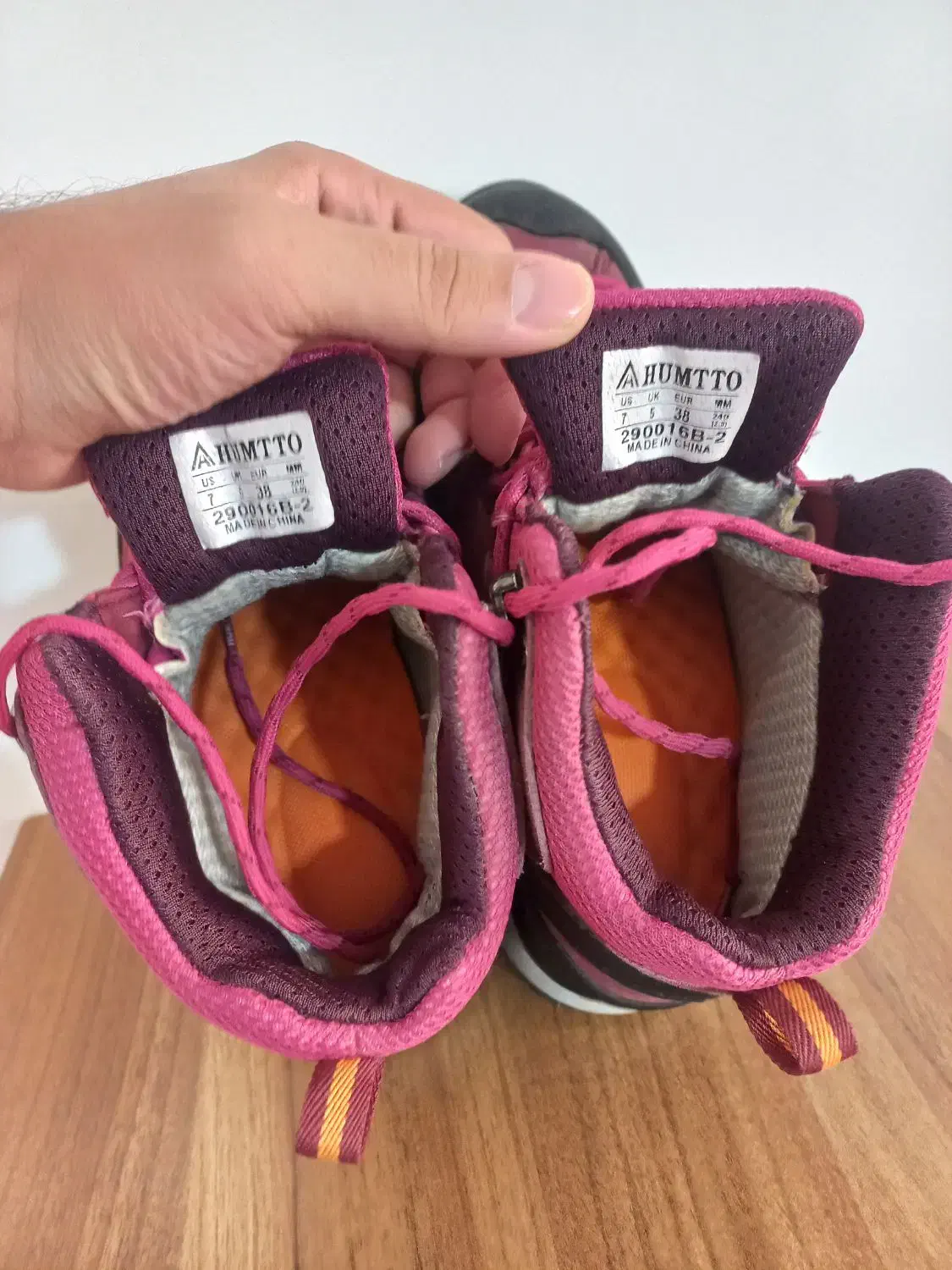 دو عدد کفش کوهنوردی و نیم بت هامتو|کیف، کفش، کمربند|همدان, |دیوار