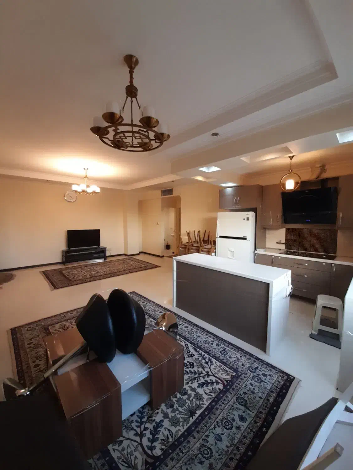 فروش آپارتمان چیذر ۸۶ متر نورگیر ۸ ساله اکازیون|فروش آپارتمان|تهران, چیذر|دیوار