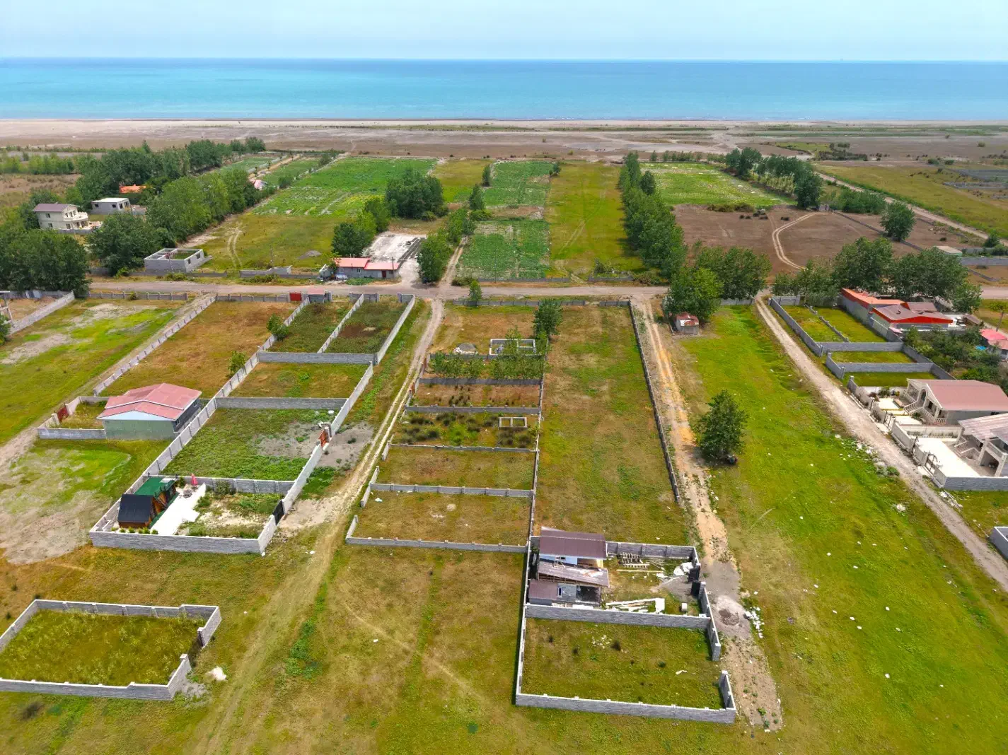 215متر زمین ساحلی باچشم انداز دریای آبی در گیلان|فروش زمین و ملک کلنگی|رشت, شهرک شهید رجایی|دیوار