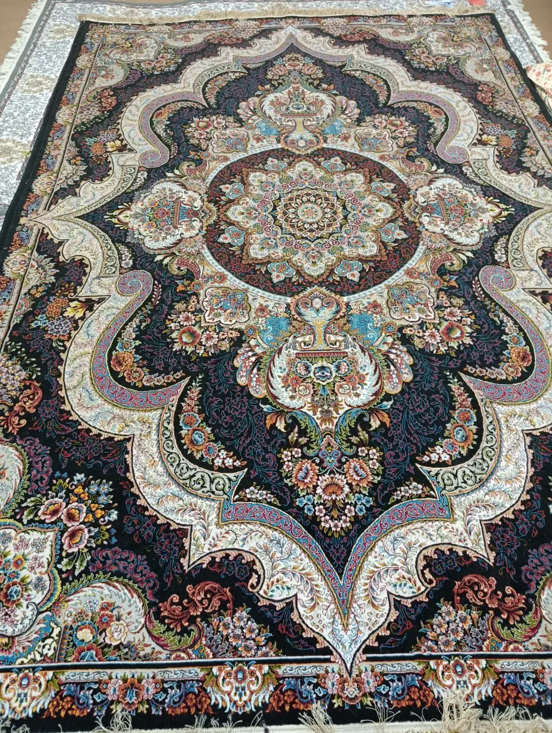 ۲ تا فرش ۱۲۰۰شانه ۹متری درحدنو هردو باهم۱۲۹۰۰ت|فرش|مراغه, |دیوار