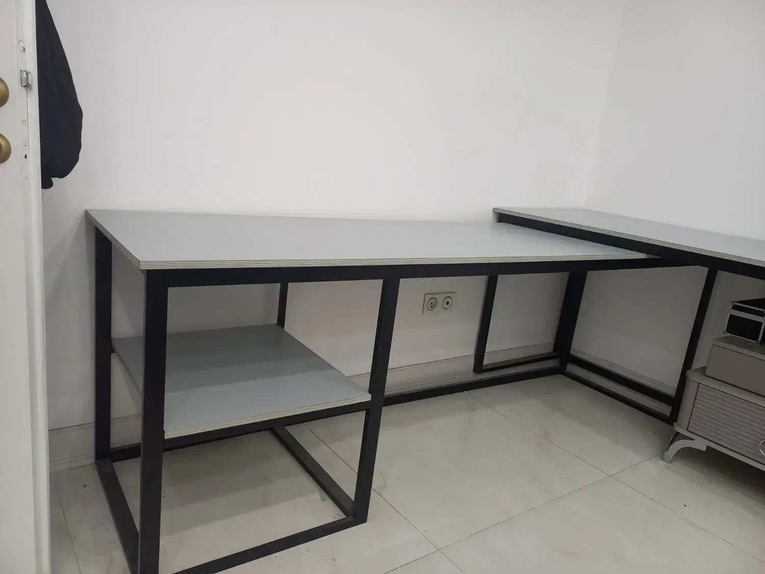 میز تحریر و کتابخانه|کتابخانه، شلف، قفسه‌های دیواری|قم, پردیسان|دیوار