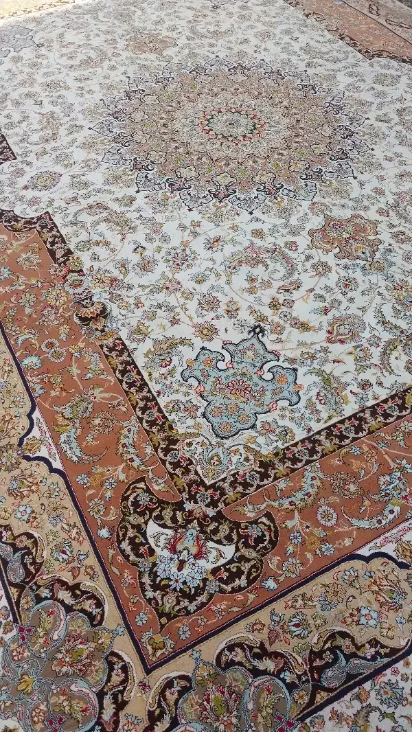 فرش ۷۰۰ شانه ۱۲ ضخیم و ۱۲ متری قرمز|فرش|تبریز, |دیوار