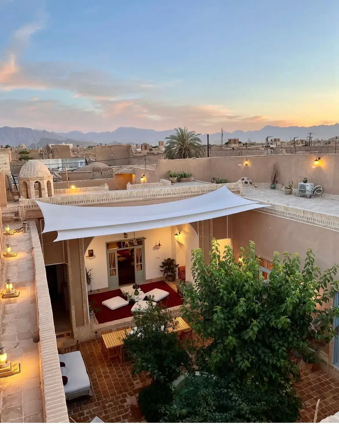 استخدام خانه‌دار و‌ آشپز|استخدام سرایداری و نظافت|یزد, |دیوار