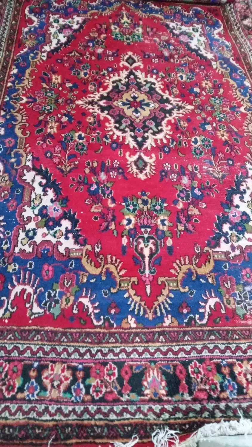 فرش دست بافت سالم بدون پارگی در دو طرح|فرش|همدان, |دیوار