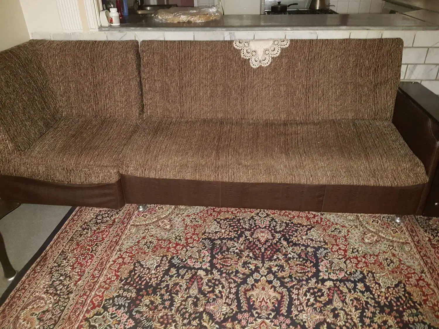 مبل راحتی ۴ نفره|مبلمان خانگی و میز عسلی|اراک, |دیوار