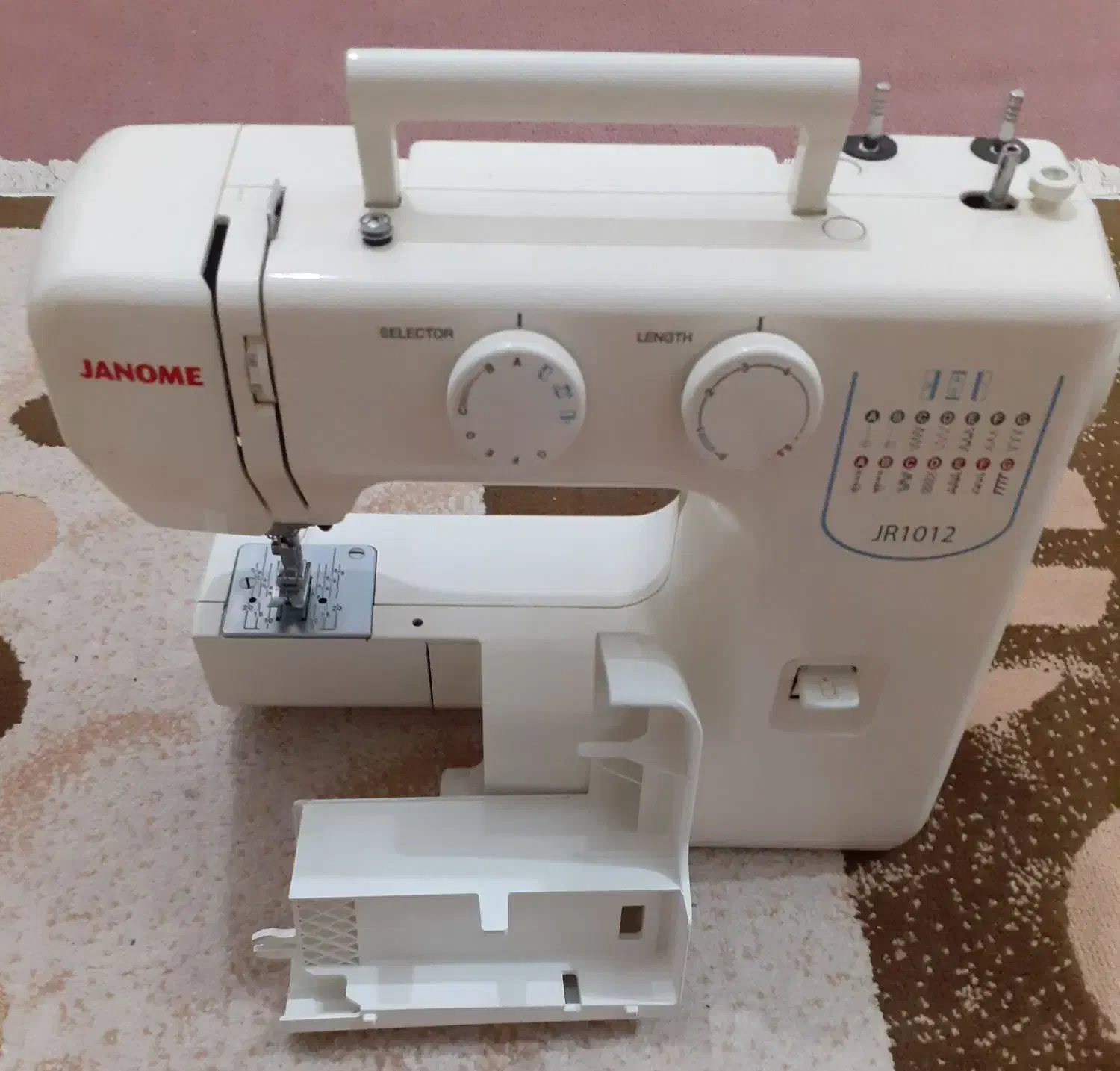 چرخ خیاطی سالم و تمیز ژانومه|چرخ خیاطی و ریسندگی|قم, نخودی|دیوار