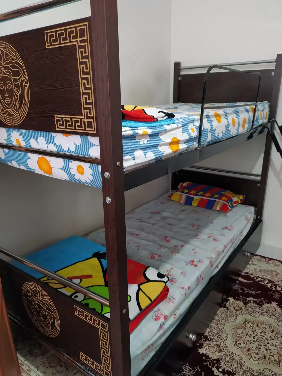 تخت خواب دوطبقه|تخت و سرویس خواب|میانه, |دیوار