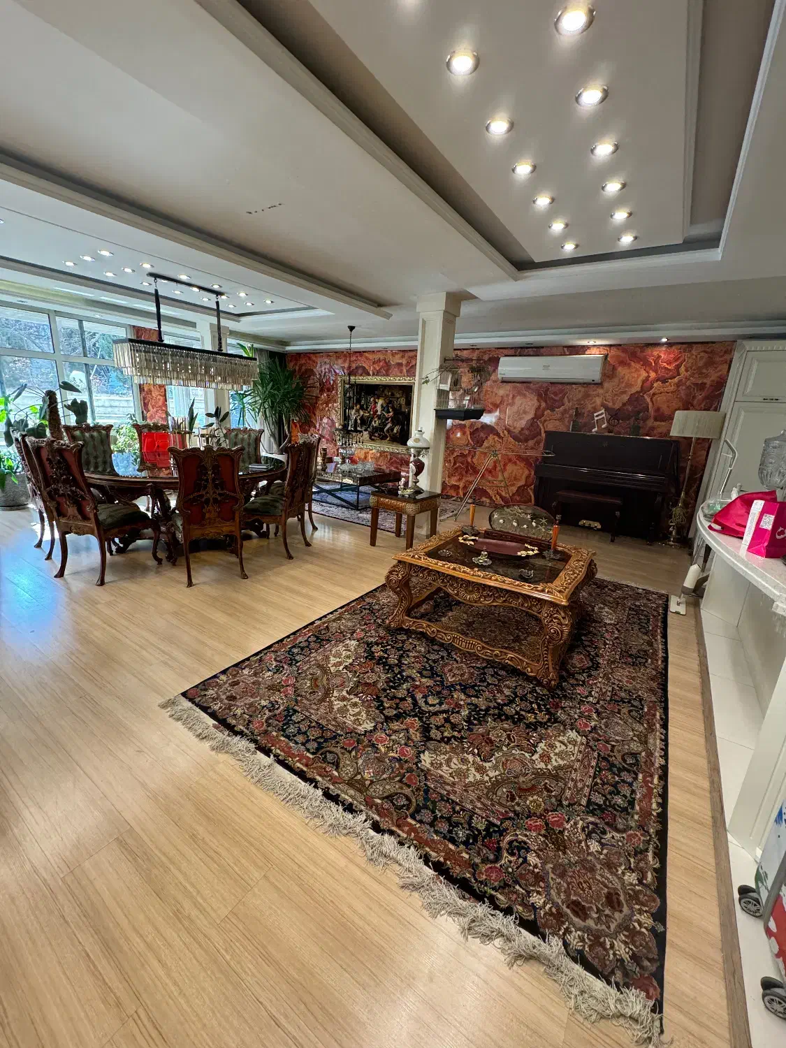 ویلایی/یک از سه/ ۲۴۰ متر ۳ خواب