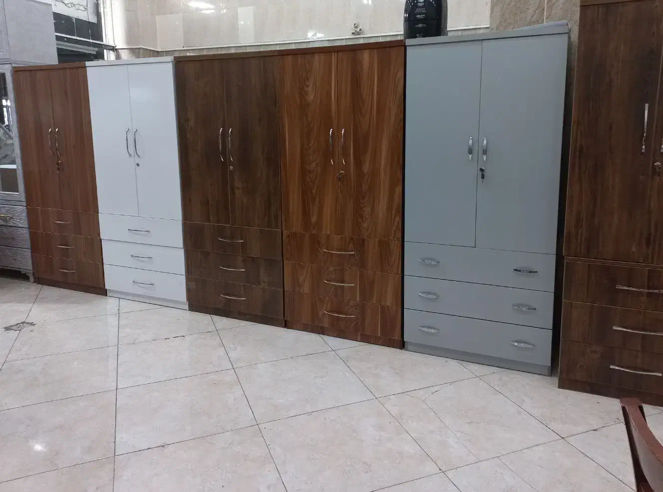 کمد ، دراور . کمد سه کشو .کمد جادار . جا لباسی|جاکفشی، کمد، دراور|هشتگرد, شهرک ولیعصر (مصلی)|دیوار