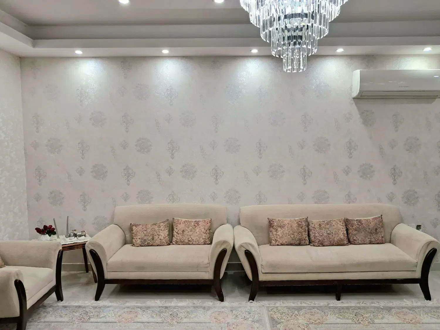 مبل راحتی|مبلمان خانگی و میز عسلی|رشت, گیل|دیوار