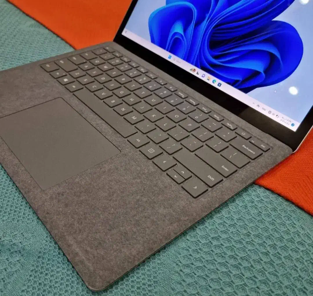 سرفیس لپ تاپ i7 با رم 16  گرافیک فوق حرفه ای|رایانه همراه|کرمان, |دیوار
