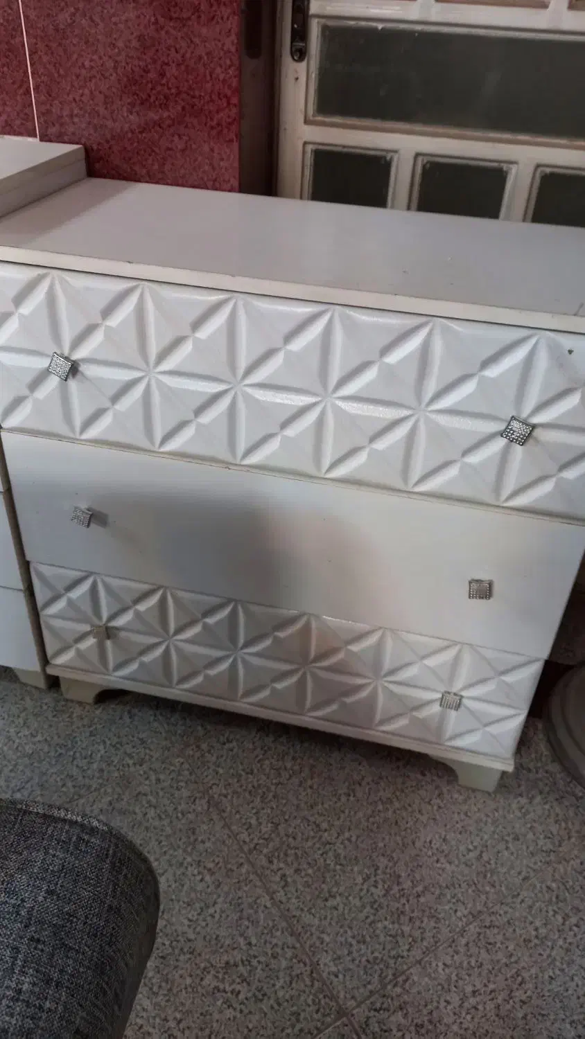 دراور و تخت تخفیف خورده|جاکفشی، کمد، دراور|یزد, |دیوار