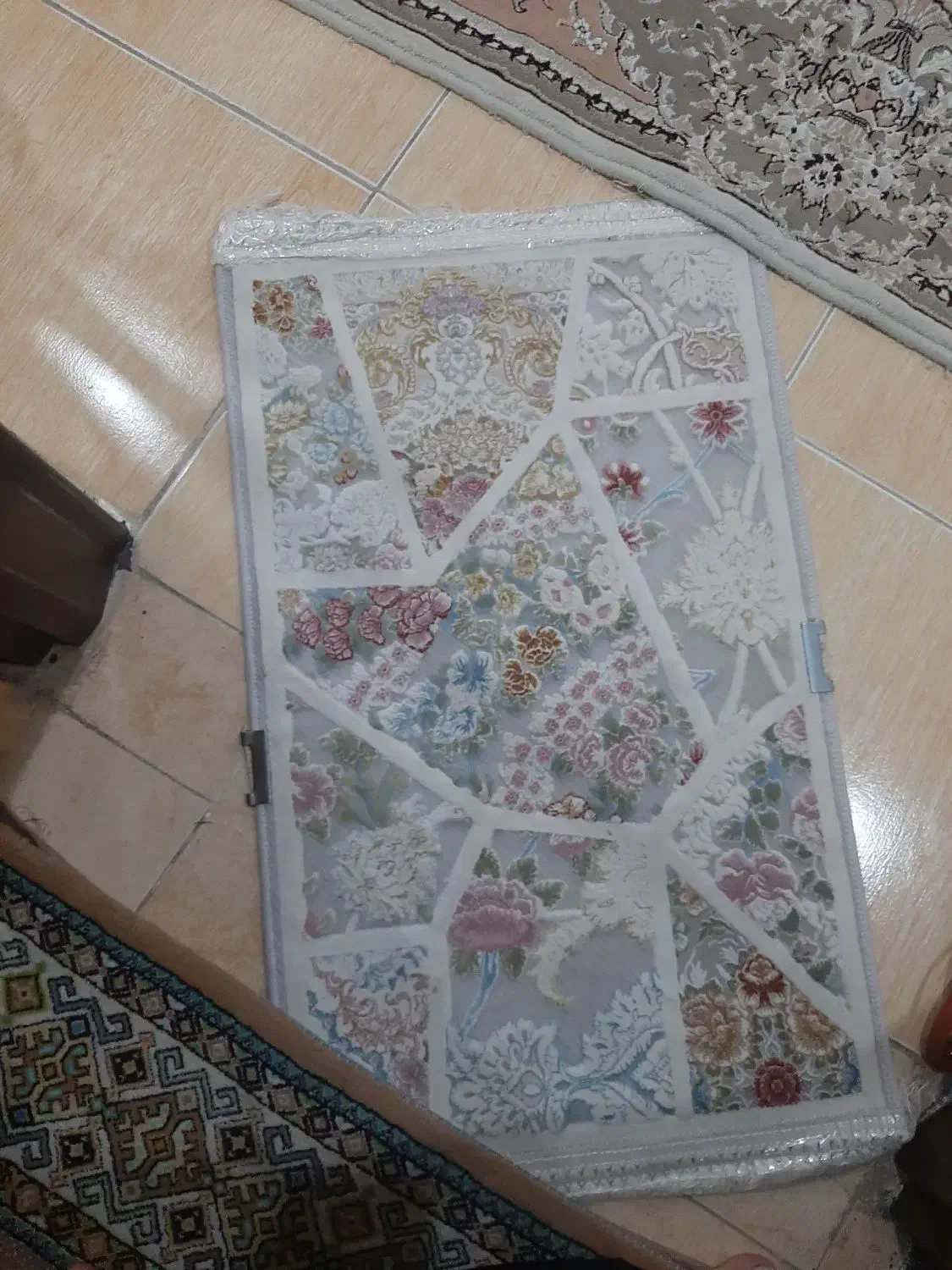 فرش 6متری کرم رنگ گل برجسته|فرش|کامیاران, |دیوار