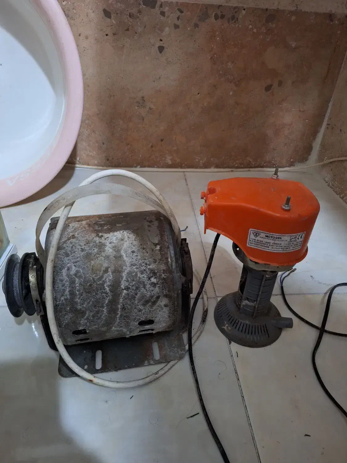 کولر آبی امید بالا زن ۵۵۰۰ سالم|کولر آبی|شیراز, پشم شیشه|دیوار