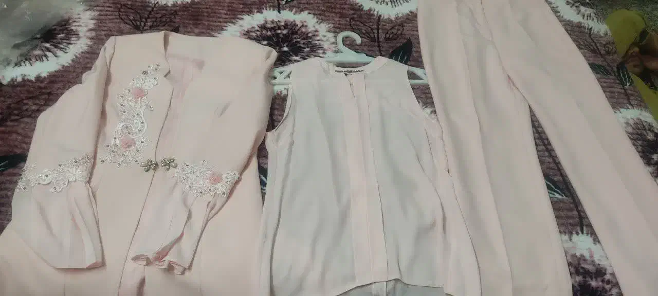 لباس واقعا  نوهست سایز 38 تا 40مناسب نامزدی|لباس|کاشان, کارگر|دیوار