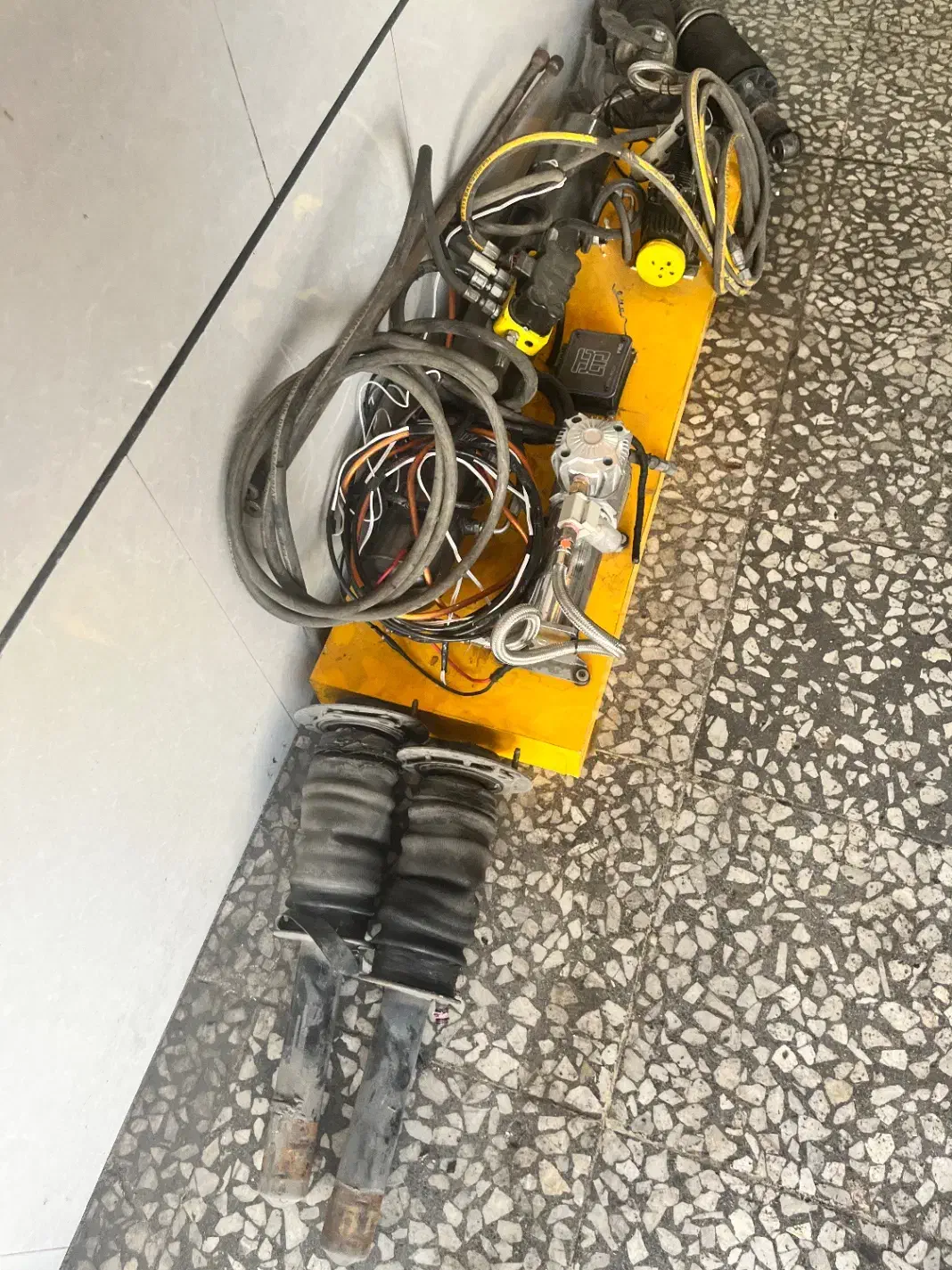 پنو ماتیک|قطعات یدکی و لوازم جانبی|محمدیه-قزوین, |دیوار