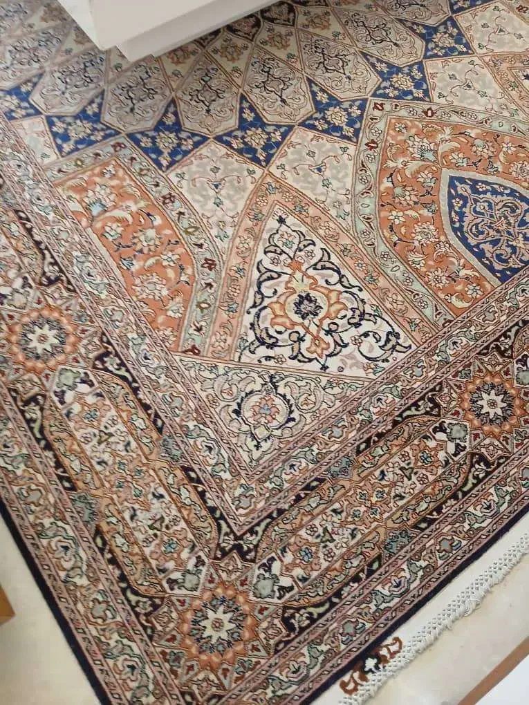 فرش دستباف گل ابریشم پنجاه رج نقش گنبد تبریز|فرش|تهران, امانیه|دیوار