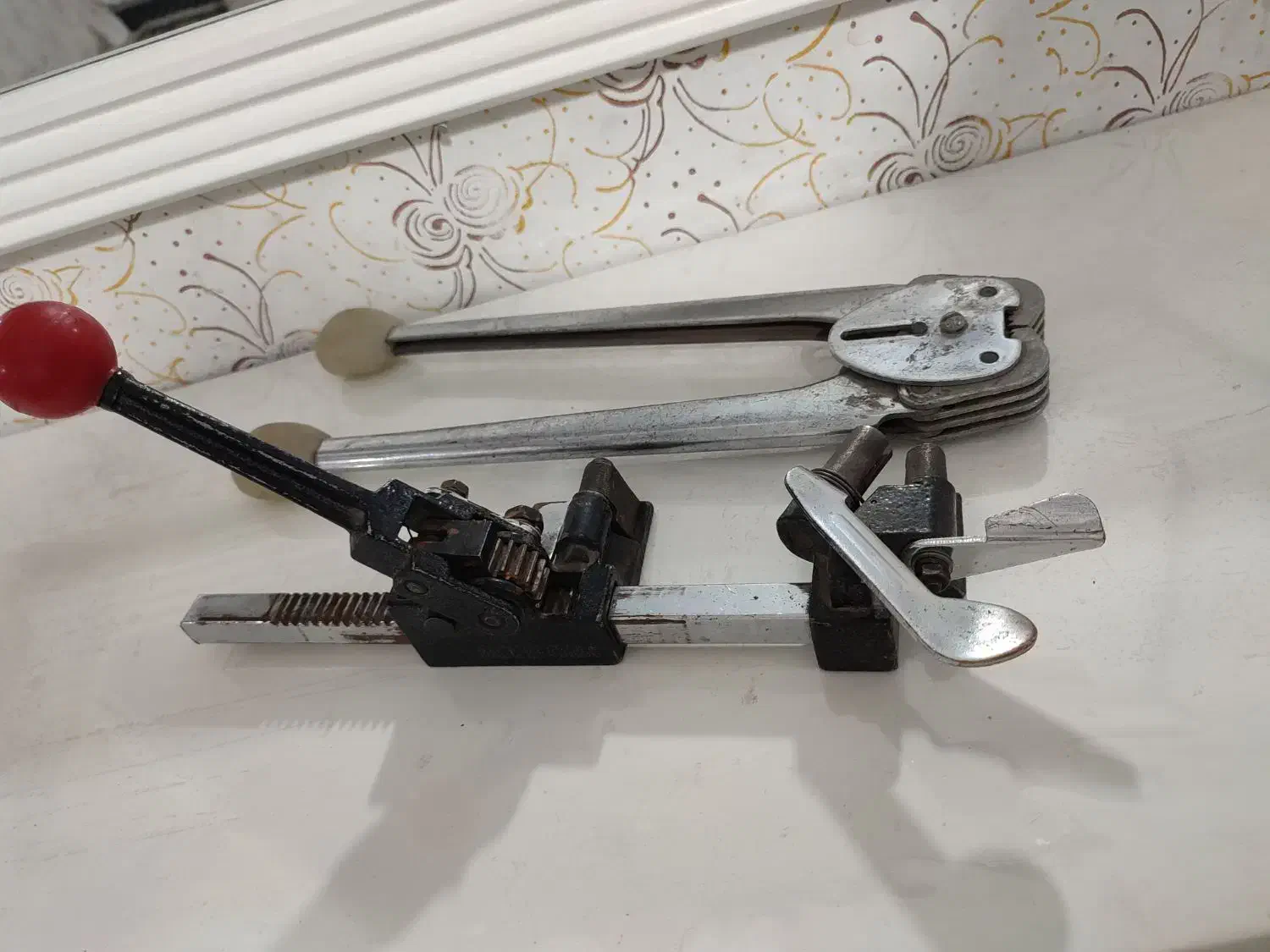 تسمه کش قدیمی|ابزارآلات|مشهد, نیزه|دیوار