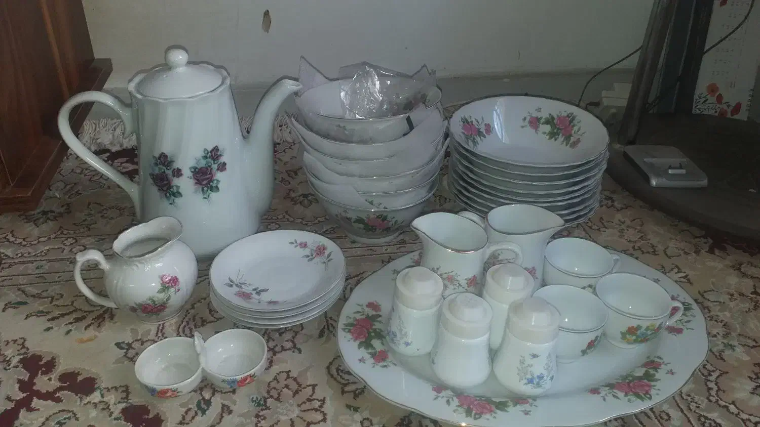 ظروف گلسرخی گل سرخ|ظروف سرو و پذیرایی|تهران, مشیریه|دیوار