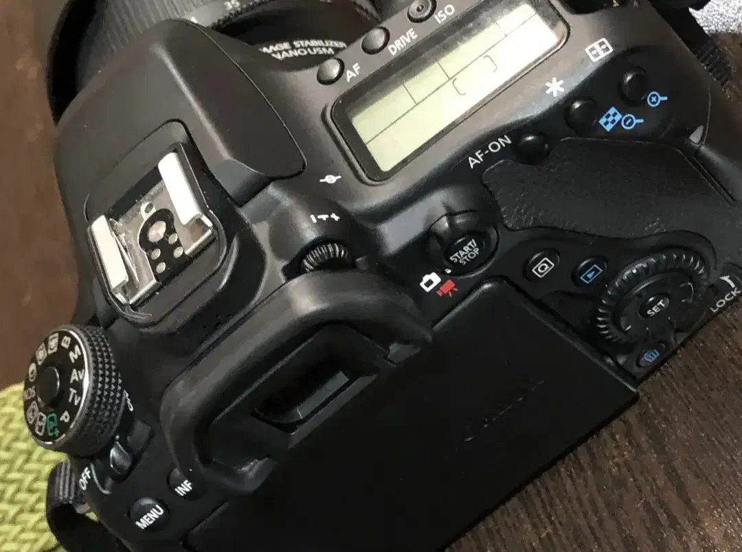 کنون 80d در حد آکبند|دوربین عکاسی و فیلم‌برداری|بندرعباس, |دیوار