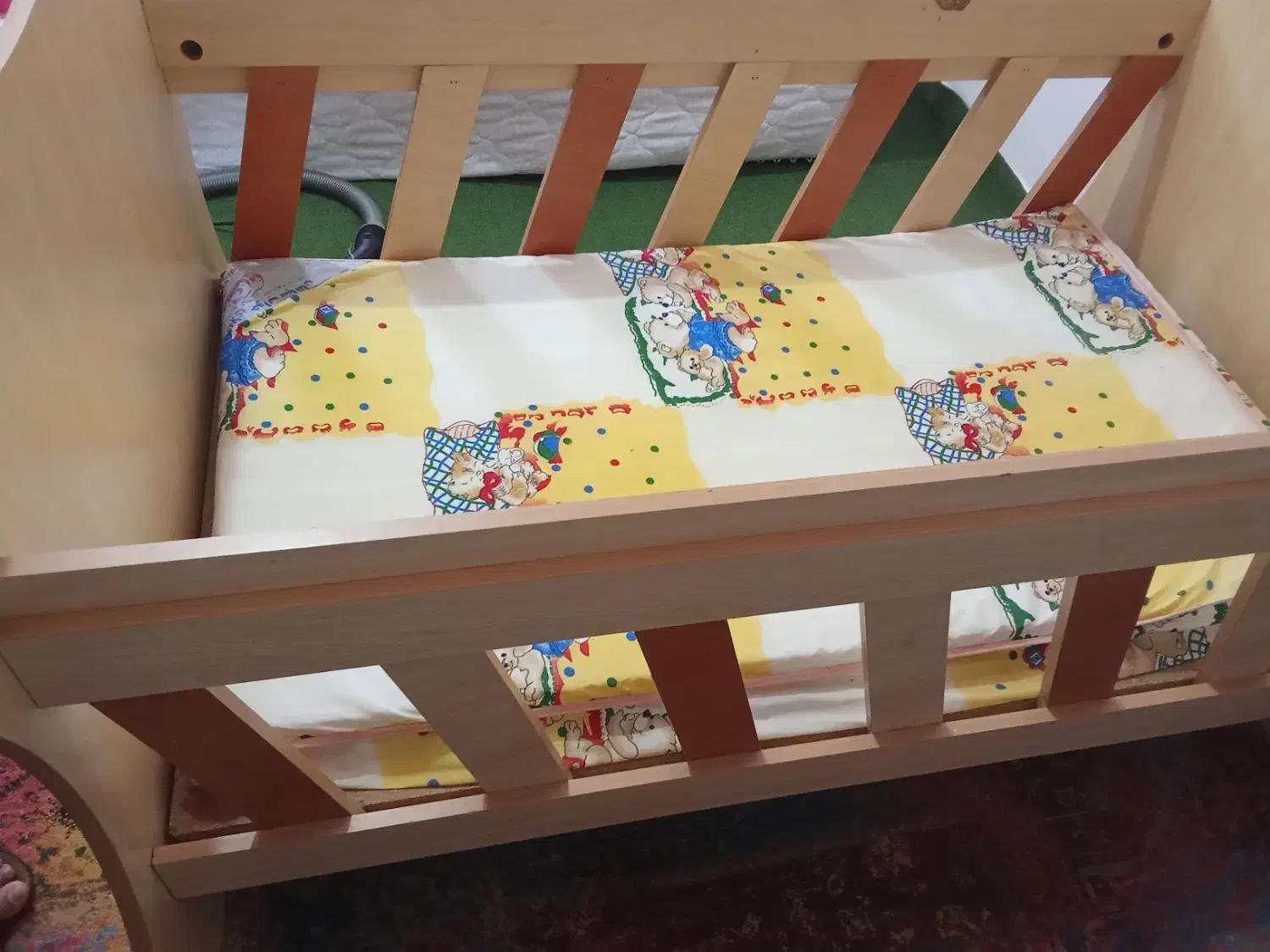 فروش تخت کودک|تخت و صندلی بچه|مبارکه, |دیوار