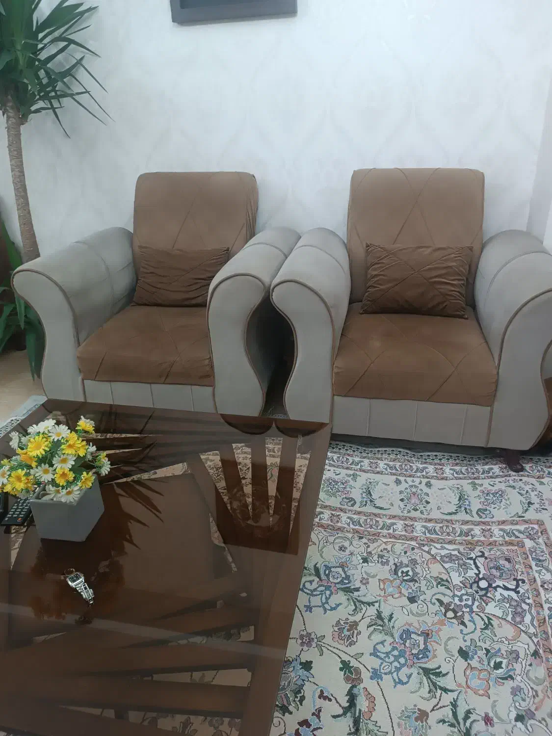 فروش مبل هفت نفره و چهارنفره همراه با میز|مبلمان خانگی و میز عسلی|الوند, |دیوار