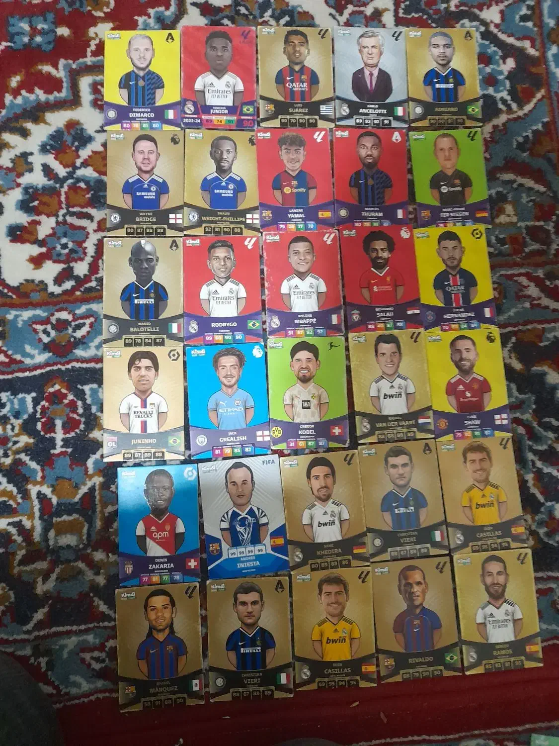 کیمدی|اسباببازی|تالش, هشتپر|دیوار