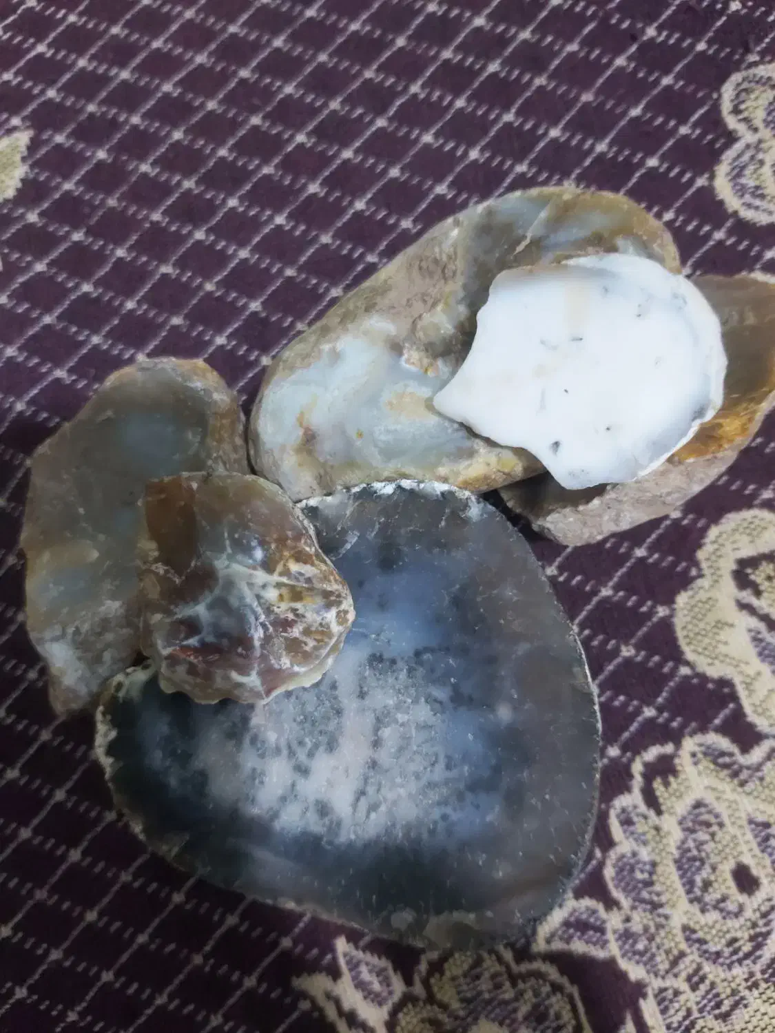تعدادی سنگ گرانبها|جواهرات|شیراز, مسلم|دیوار