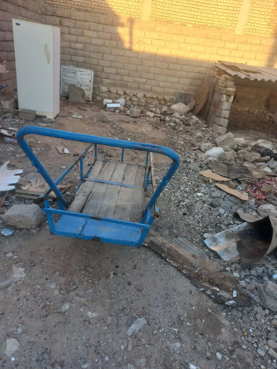 گاری چهار چرخ آبی رنگ|ابزارآلات|دهلران, |دیوار